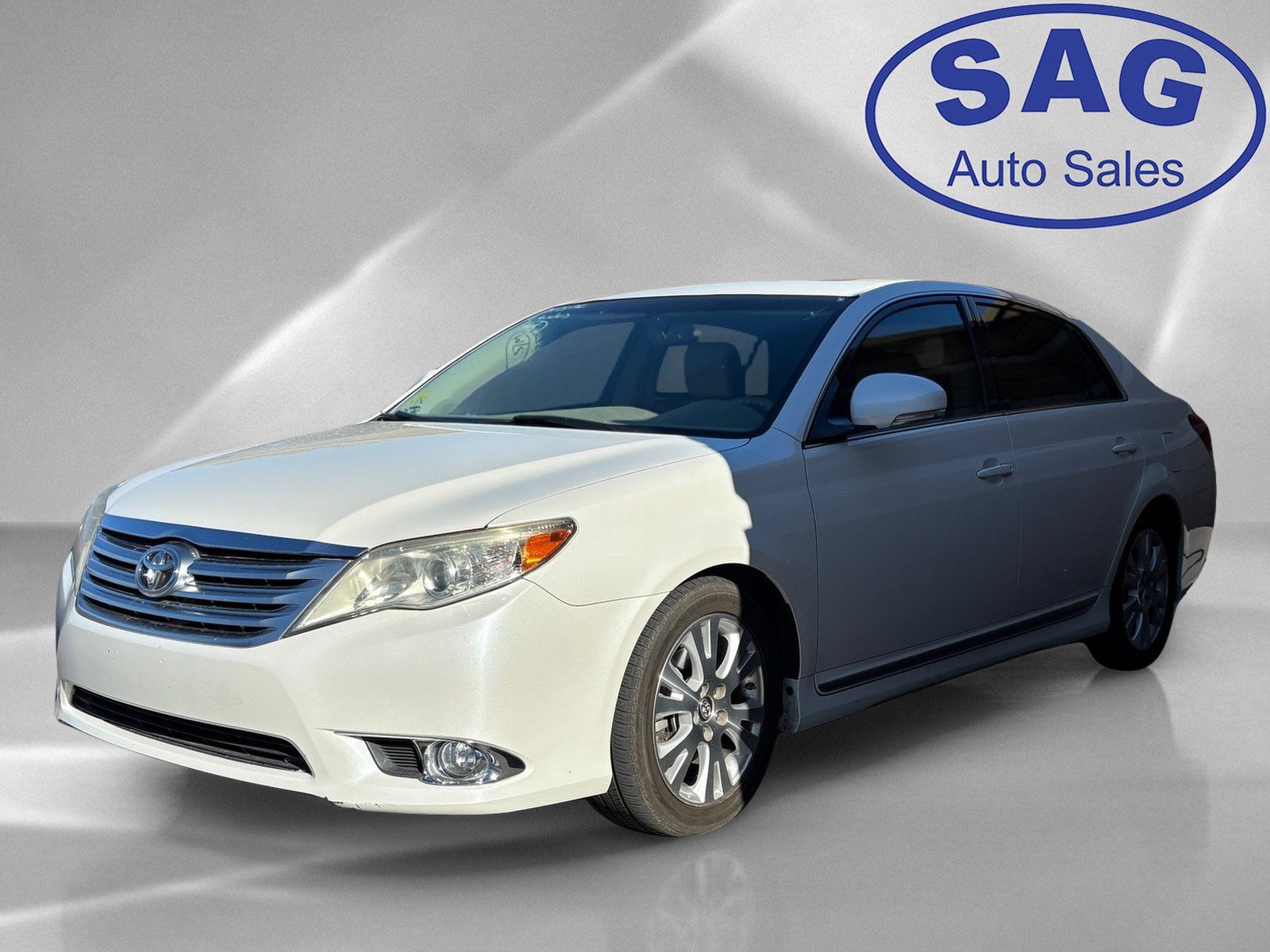 Used 2011 Toyota Avalon FWD image 5