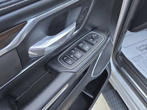 Used 2022 RAM 1500 Laramie AWD/4WD image 13