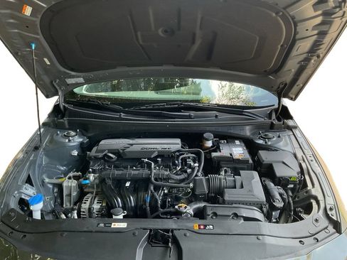 Used 2025 Hyundai Elantra SEL FWD image 14