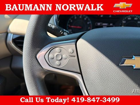 Used 2022 Chevrolet Traverse LS FWD image 21