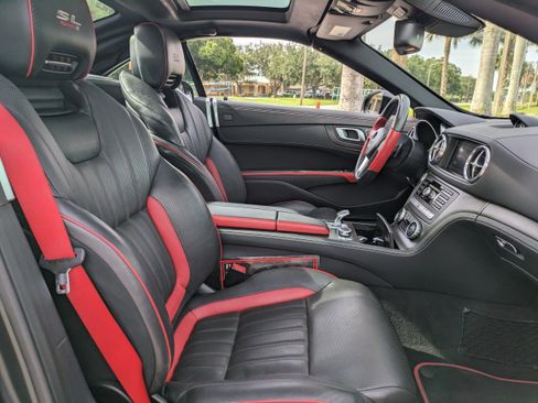 Used 2016 Mercedes-Benz SL 550 image 16