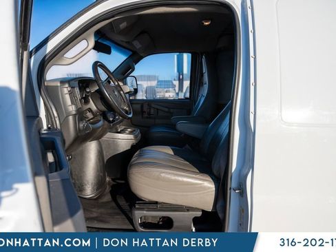 Used 2023 GMC Savana 2500 w/ Driver Convenience Package image 4