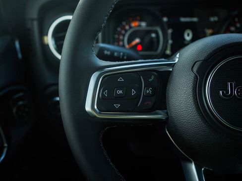 New 2026 Jeep Wrangler Unlimited Sahara AWD/4WD image 19