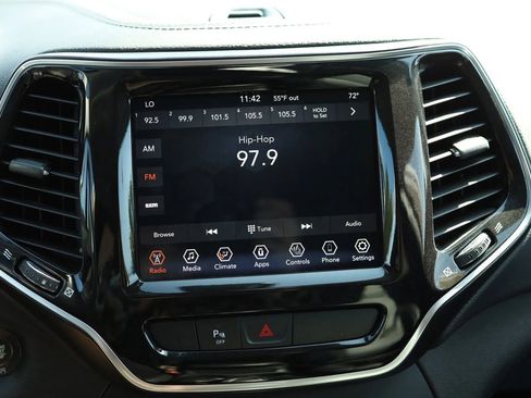 Used 2020 Jeep Cherokee Limited image 20