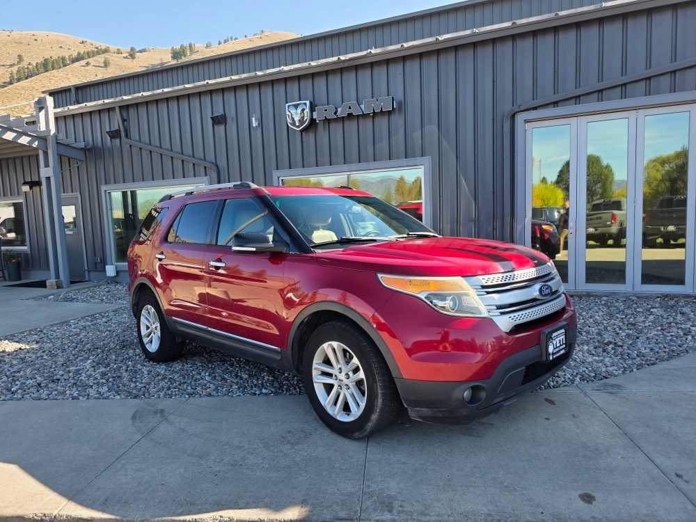 Used 2014 Ford Explorer XLT w/ Equipment Group 202A AWD/4WD image 1