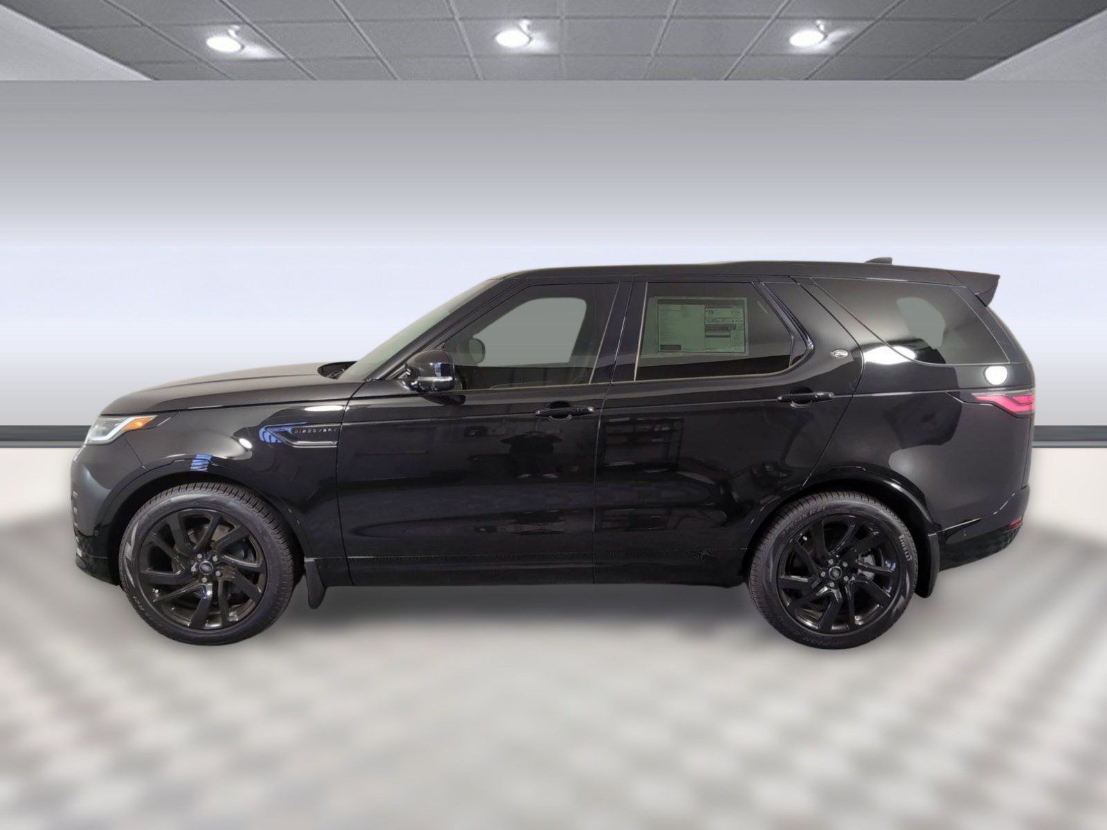 Used 2025 Land Rover Discovery Dynamic SE AWD/4WD image 2
