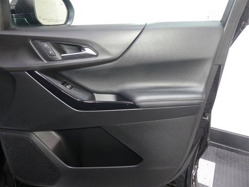 Used 2026 Chevrolet Equinox LT FWD image 19