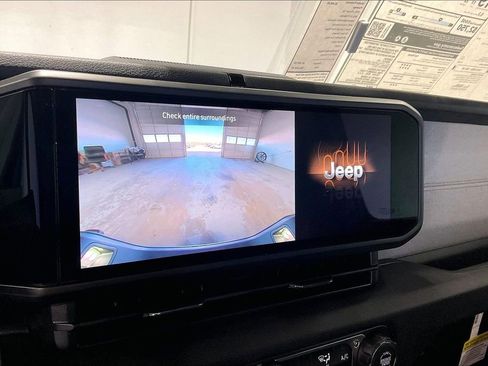 New 2025 Jeep Gladiator Sport image 24