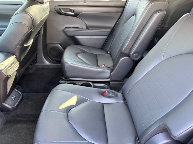 Used 2026 Toyota Highlander XLE AWD/4WD image 26