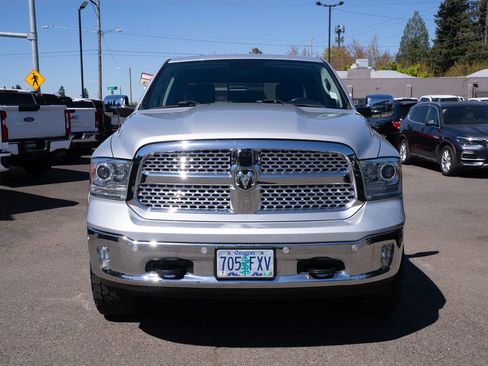 Used 2018 RAM 1500 Laramie w/ Convenience Group AWD/4WD image 2