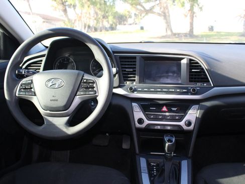 Used 2018 Hyundai Elantra SEL image 10