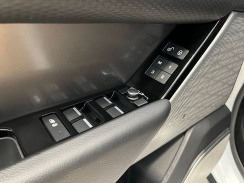 Used 2020 Land Rover Range Rover Velar S AWD/4WD image 21