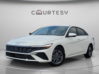 Used 2025 Hyundai Elantra Blue 360° Tour