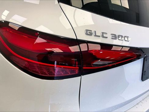 Used 2024 Mercedes-Benz GLC 300 4MATIC image 24