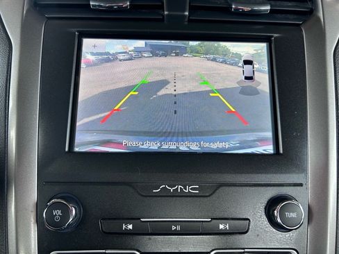 Used 2020 Ford Fusion SE AWD/4WD image 27