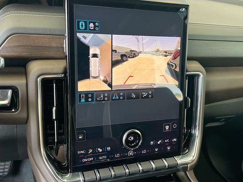 New 2026 GMC Yukon XL Denali Ultimate AWD/4WD image 9