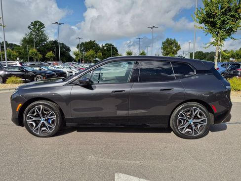 Used 2024 BMW iX xDrive50 w/ Sport Package AWD/4WD image 6