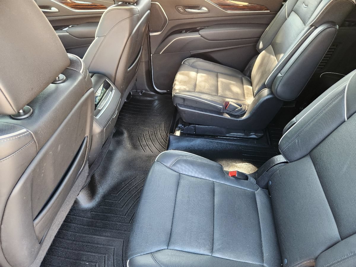 Used 2022 Cadillac Escalade ESV Premium Luxury w/ Performance Package AWD/4WD image 45