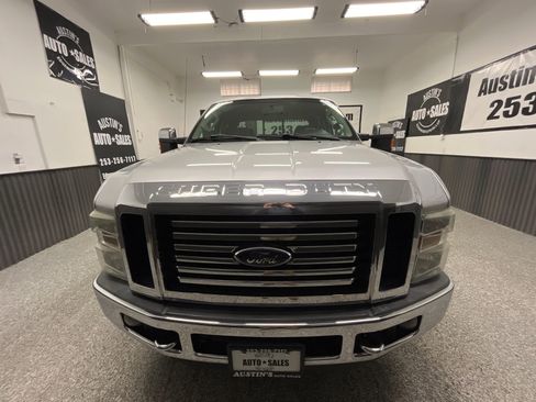 Used 2010 Ford F250 Lariat image 5