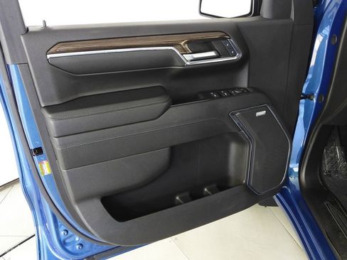 Used 2024 Chevrolet Silverado 1500 LT Trail Boss w/ Convenience Package II image 11