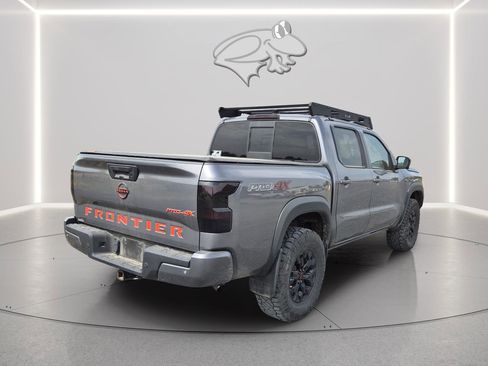 Used 2022 Nissan Frontier PRO-4X image 7