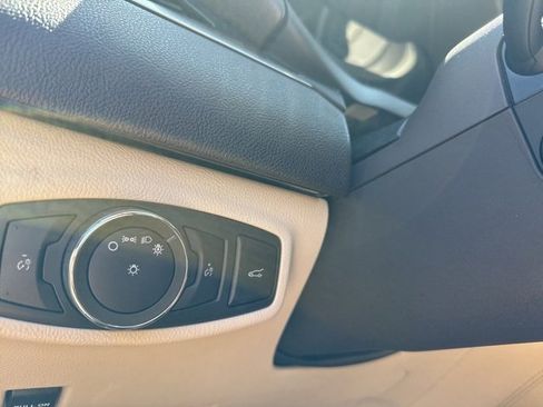 Used 2017 Lincoln MKC Reserve w/ Lincoln MKC Climate Package image 32