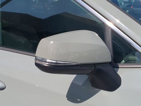 Used 2021 Toyota RAV4 XLE w/ Convenience Package FWD image 12