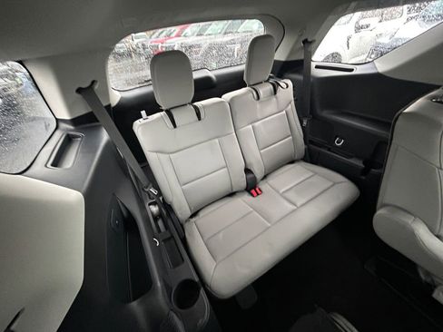 Used 2025 Ford Explorer Active w/ Active Comfort Package image 33