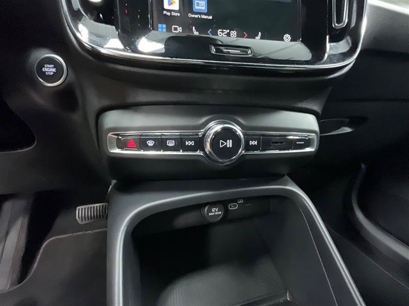 Used 2023 Volvo XC40 B5 Core AWD/4WD image 16