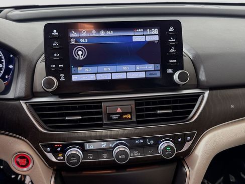 Used 2019 Honda Accord Touring image 16
