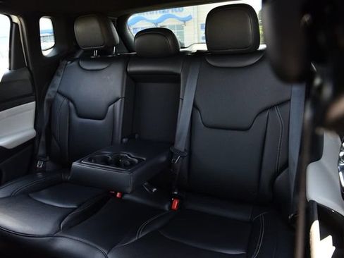 Used 2025 Jeep Compass Limited AWD/4WD image 23
