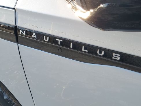 New 2026 Lincoln Nautilus Reserve w/ Jet Appearance Package image 7