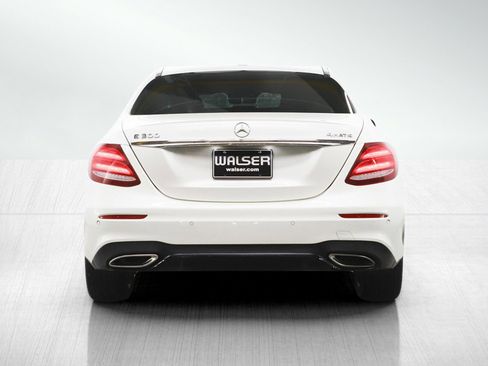 Used 2019 Mercedes-Benz E 300 4MATIC image 4