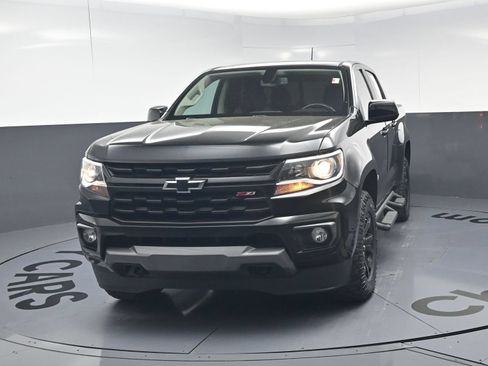 Used 2022 Chevrolet Colorado Z71 w/ Z71 Midnight Edition AWD/4WD image 11