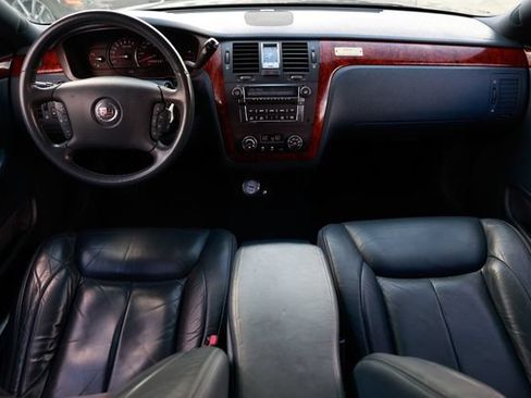 Used 2006 Cadillac DTS FWD image 2