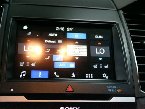 Used 2018 Ford Taurus Limited AWD/4WD image 25