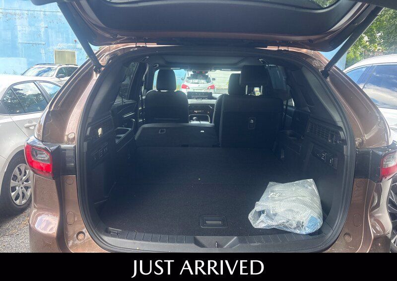 Certified 2025 MAZDA CX-70 Plug-In Hybrid w/ Premium Plus AWD/4WD image 9