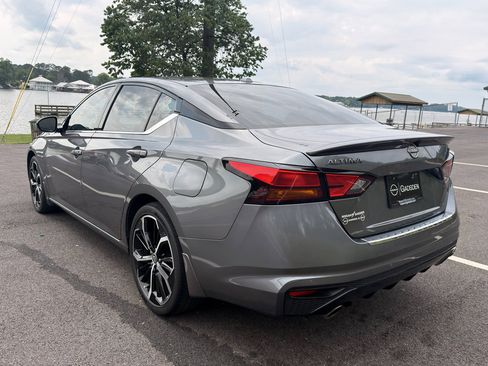 Used 2023 Nissan Altima 2.5 SR FWD image 5