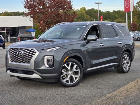Used 2022 Hyundai Palisade SEL w/ Convenience Package image 2