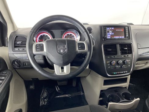 Used 2017 Dodge Grand Caravan SE w/ Power Window Group FWD image 18