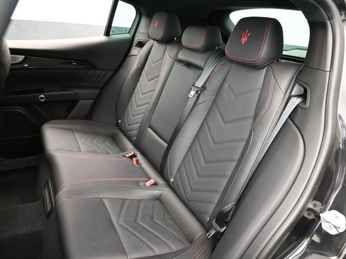 Used 2023 Maserati Grecale Modena image 43