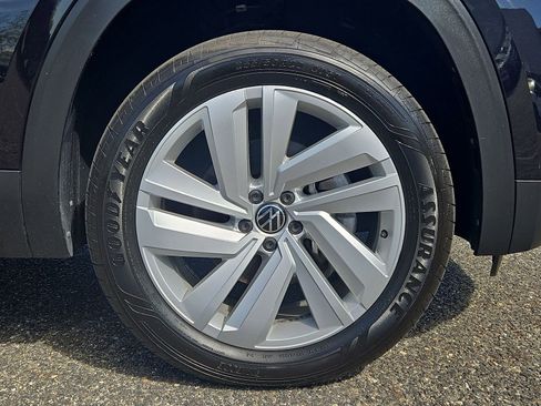 Used 2022 Volkswagen Atlas Cross Sport SE AWD/4WD image 33