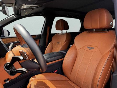 Used 2023 Bentley Bentayga Extended Wheelbase image 22