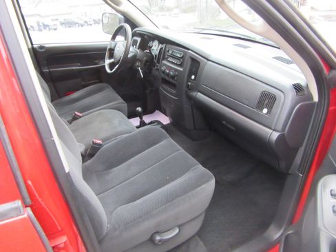 Used 2004 Dodge Ram 1500 Truck SLT image 12