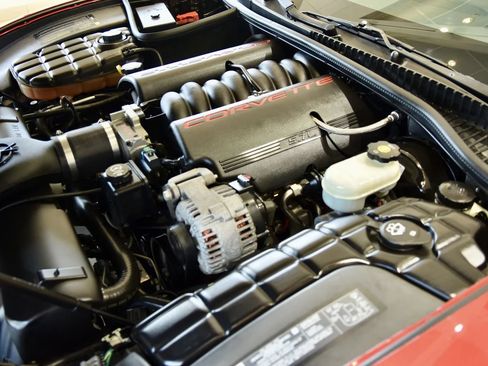 Used 2004 Chevrolet Corvette Convertible w/ Preferred Equipment Group RWD image 27