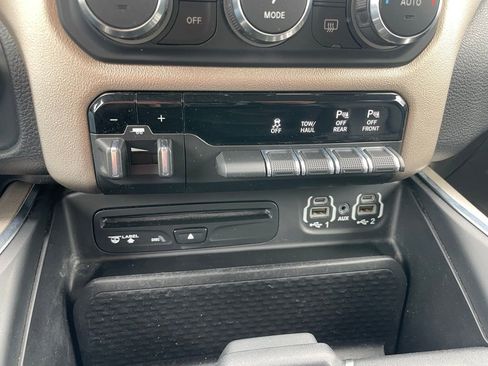 Used 2019 RAM 1500 Laramie AWD/4WD image 13