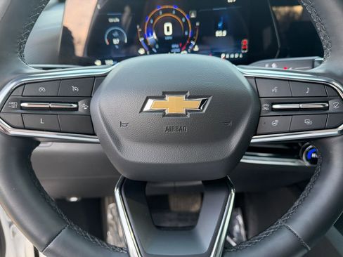 Used 2025 Chevrolet Equinox LT w/ Convenience Package II image 19