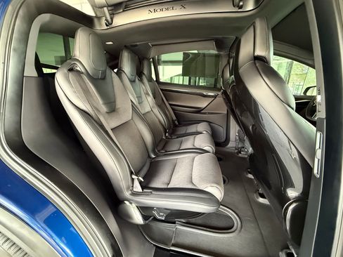 Used 2016 Tesla Model X 60D image 23