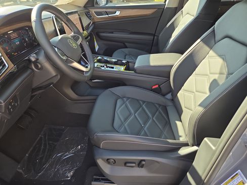 New 2026 Volkswagen Atlas SE image 5