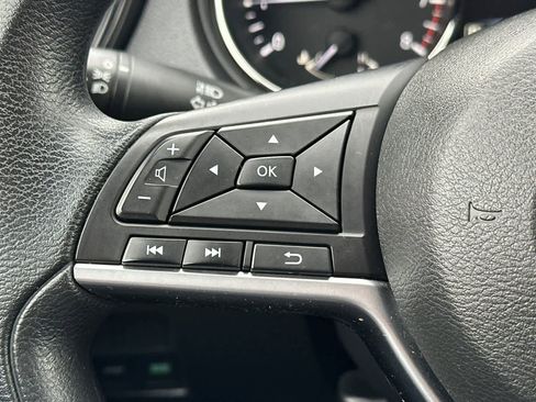 Used 2017 Nissan Rogue S FWD image 28